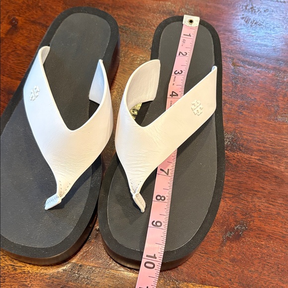 Tory Burch Black and White Platform Flip Flop Sandals size 8 - Picture 8 of 9